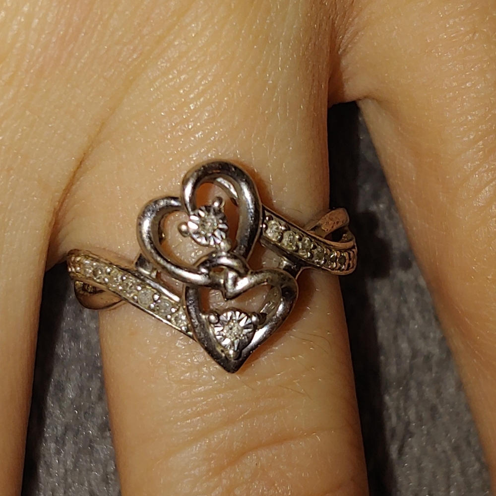 Engagement/promise ring - Picture 2 of 3
